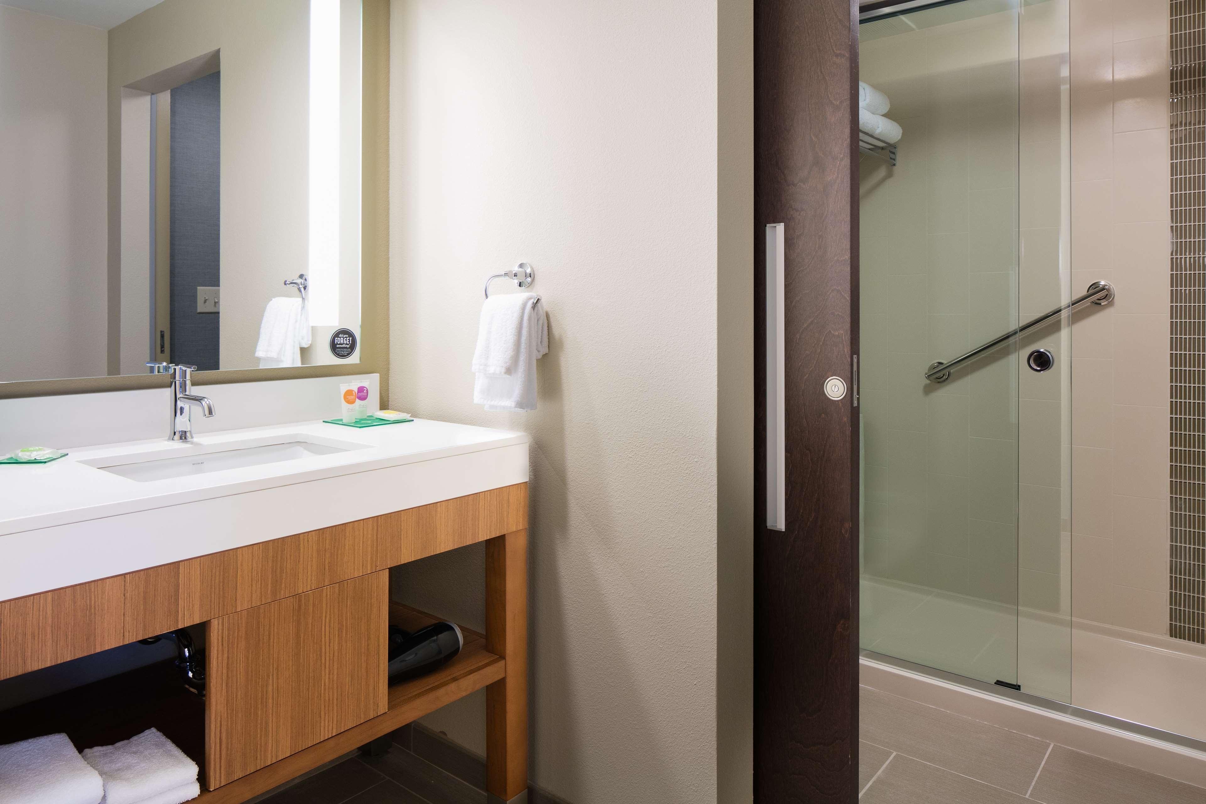 Hyatt Place Kansas City Lenexa City Center Exterior photo